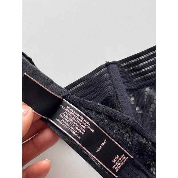 VICTORIA'S SECRET Very Sexy Black Lace Keyhole Halter Bralette Bra, Size M - Picture 9 of 13